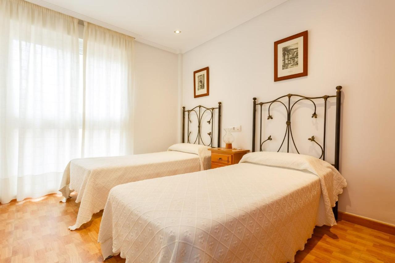Gatu Villa Elvira Junto Al Hospital Y Playa 2 Dormit Y 2 Banos, Preferente Mayores De 25 Anos Y Familias Cádiz Exterior foto