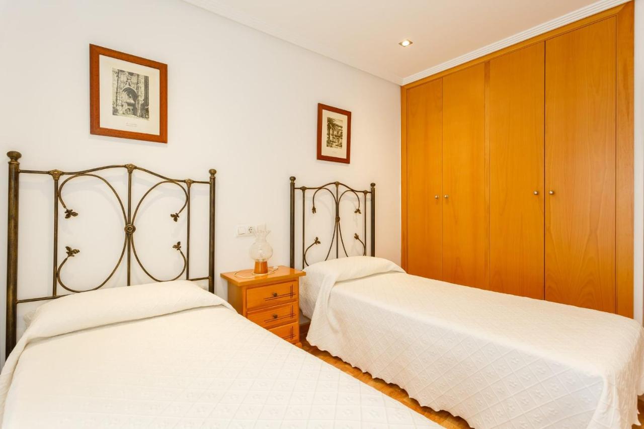 Gatu Villa Elvira Junto Al Hospital Y Playa 2 Dormit Y 2 Banos, Preferente Mayores De 25 Anos Y Familias Cádiz Exterior foto